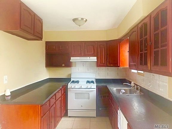 3rd image of 148 Trantor Pl