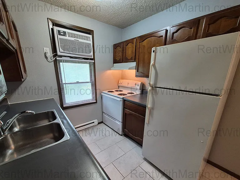 1009 Thorndale Ave — Photo 10