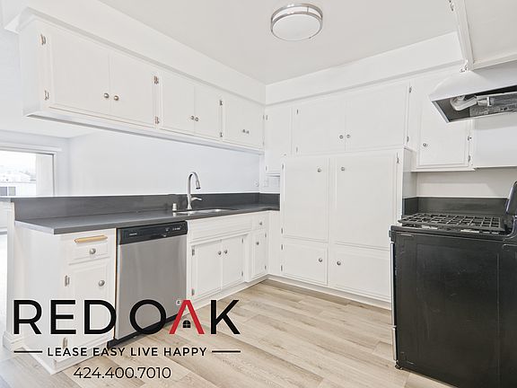 3rd image of 4329 Colfax Ave #307