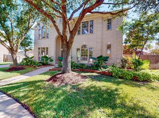 2930 Castlerock Ct, Pearland, TX 77584