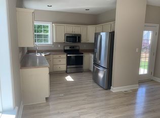 6148 Sweetbay Dr, Crestwood, KY 40014
