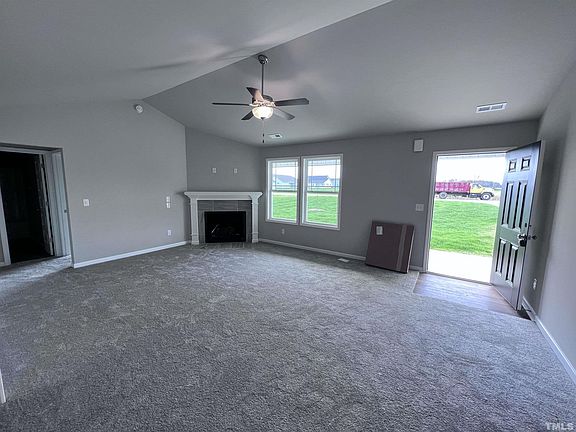 4th image of 217 Sandcastle Ln