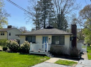 37 Middle Rd, Guilford, CT 06437