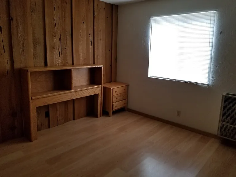 1008 Sierra Ave — Photo 8