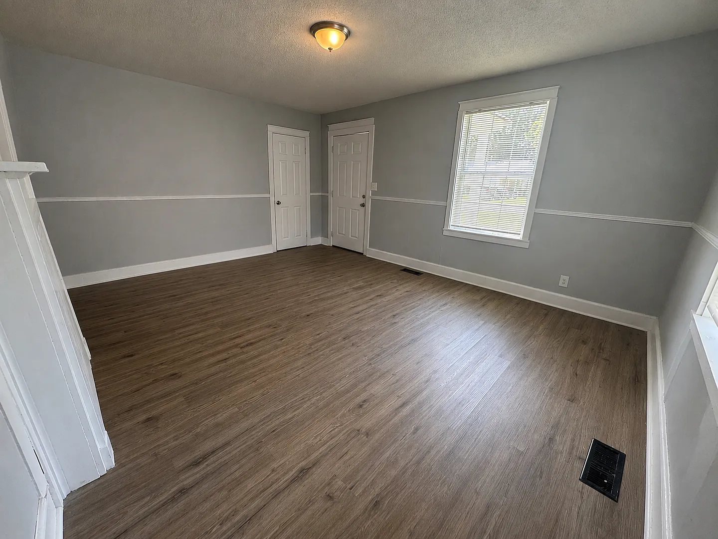 918 9th Avenue Southeast — Photo 3