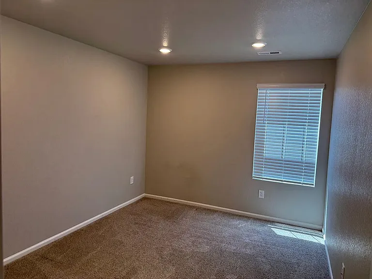 745 N Tempe St — Photo 8