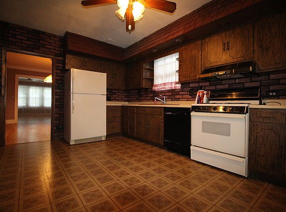 4th image of 5010 W Wrightwood Ave