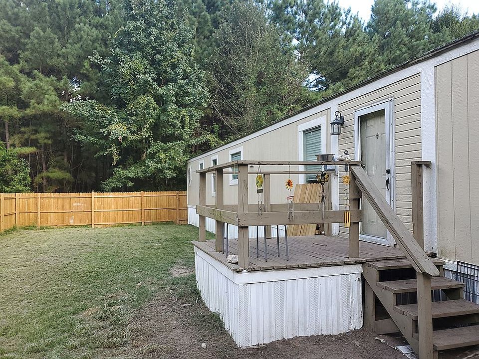 2nd image of 1524 Rainbow Ln