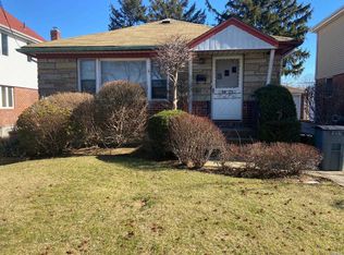 5823 262nd St, Flushing, NY 11362