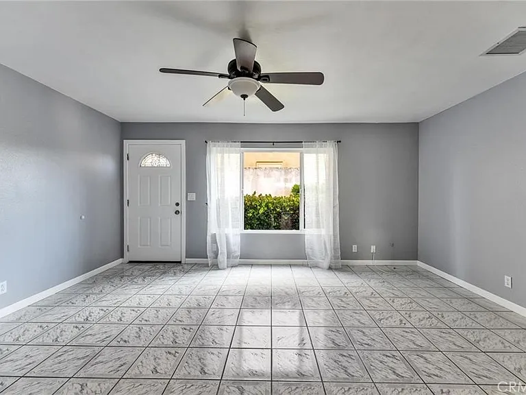 5372 Clairemont Mesa Blvd — Photo 6
