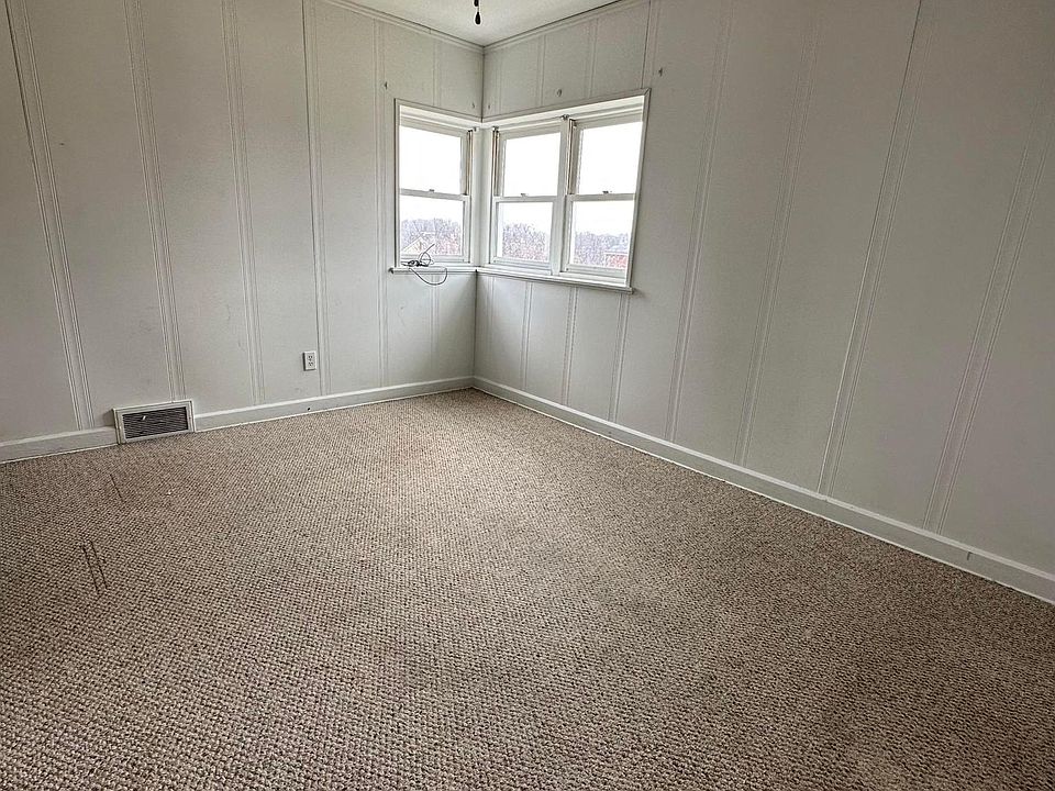 1912 Oregon Ave Steubenville, OH Zillow Apartments for Rent in