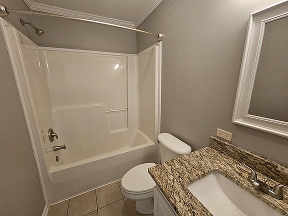 5th image of 4310 Laurel Hill Ln