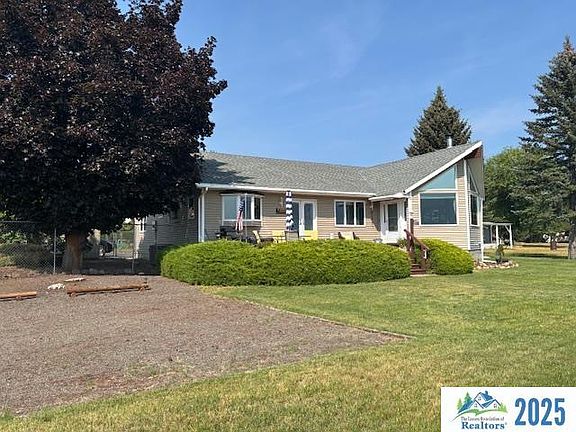 2nd image of 688-125 Hickory Way