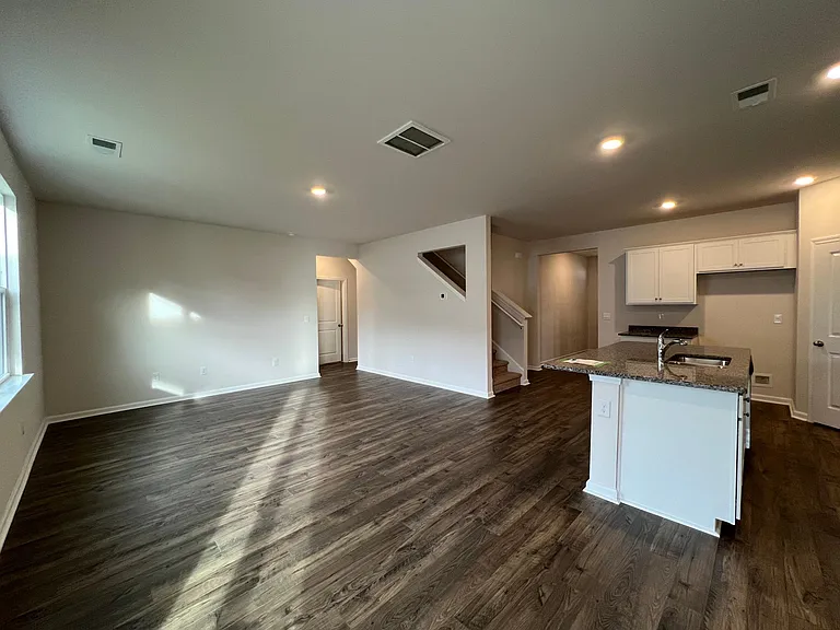 181 Kelsey Ct — Photo 9