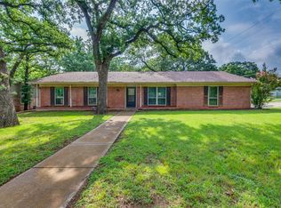 5500 Woodland Hills Dr, Denton, TX 76208