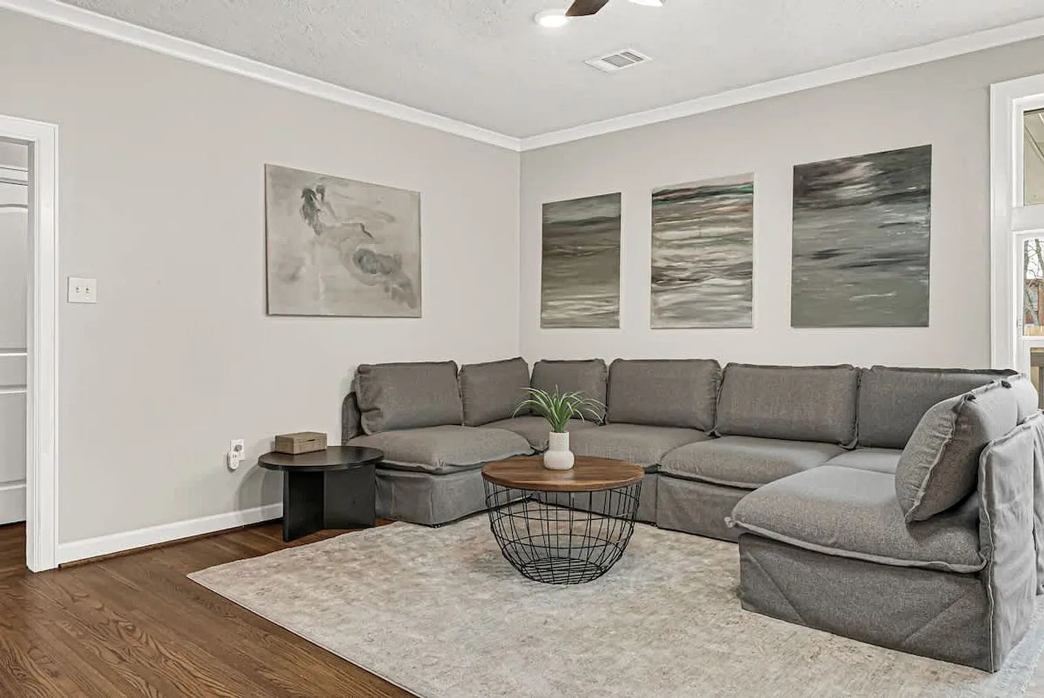 4 bed, 2.0 bath, 1991 sqft, $8,947 — Photo 4