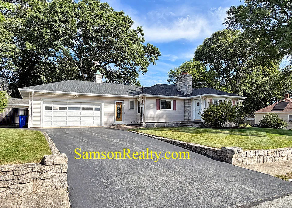 33 Russell Ave