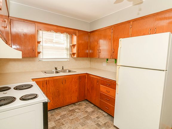 5th image of 214 W Atchison St #2