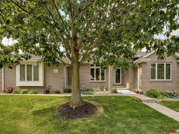 6833 Forest Lake Blvd, Lincoln, NE 68516