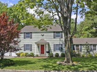 40 Winding Way, Morris Plains, NJ 07950