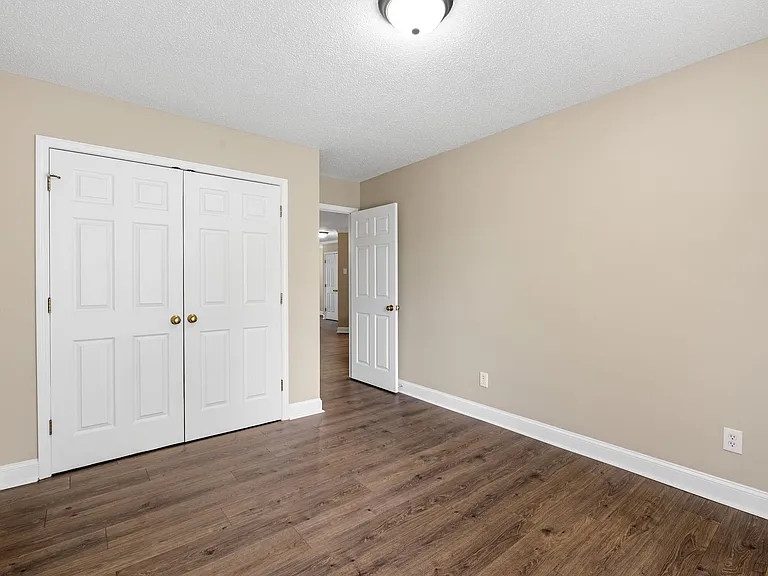 10 Whitfield Way — Photo 21