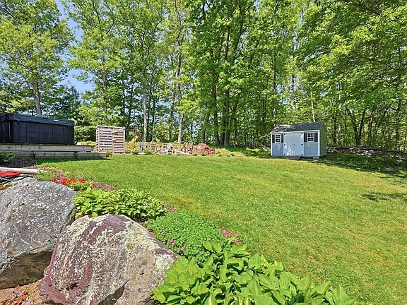 5th image of 271 Cliff Dr