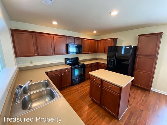4th image of 602 Ganyard Farm Way