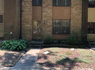 2052 Headlands Cir, Reston, VA 20191