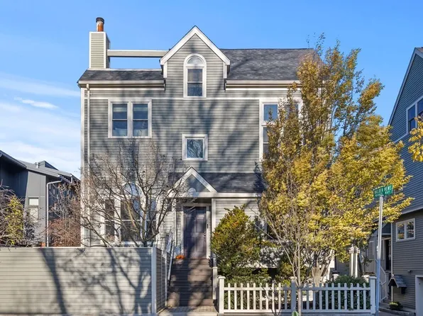 2 Walden Mews, Cambridge, MA 02140