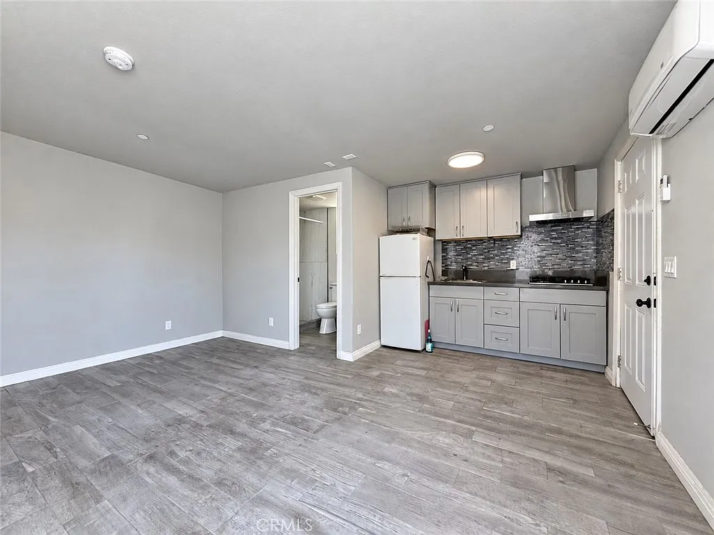 Studio, 400 sqft, $1,450 — Photo 2