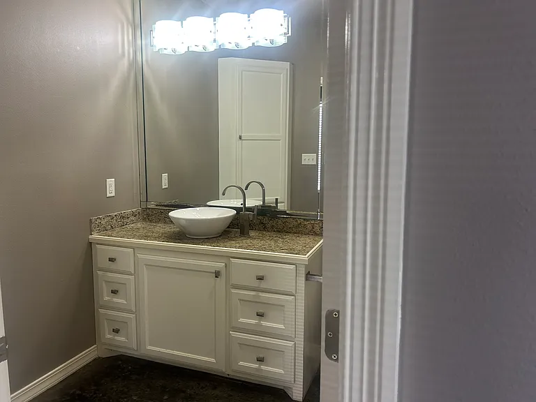 318 Commerce St #1 — Photo 12