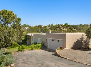 102 Calle Chiquita, Santa Fe, NM 87501