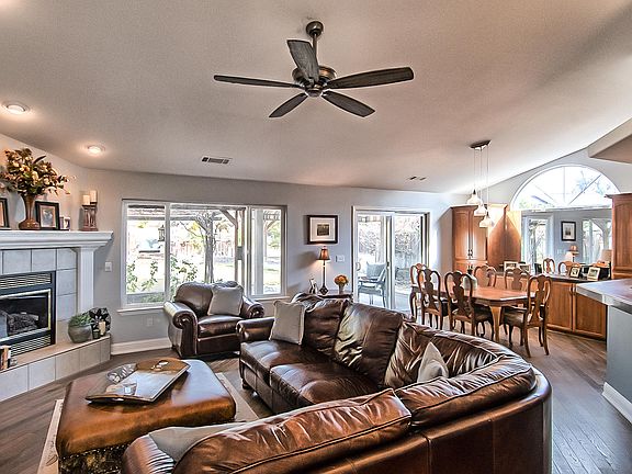 5th image of 4377 Epping Ct