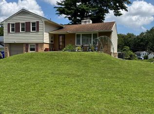 634 Green Briar Rd, Elkins Park, PA 19027