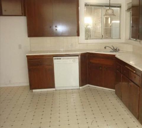 4th image of 16728 Janine Dr