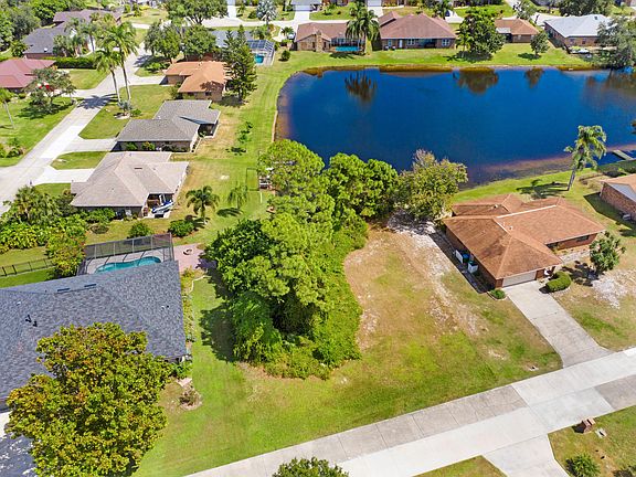 3rd image of 140 Palm Cir
