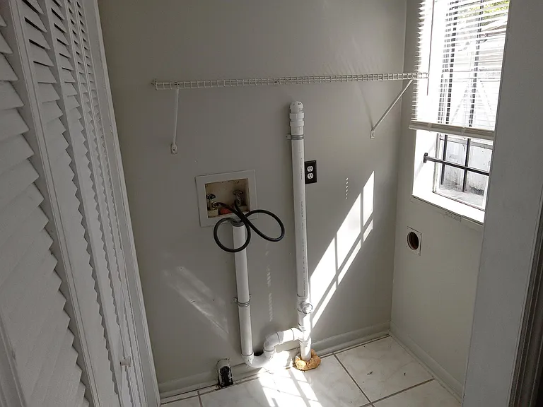 1708 W 24th St — Photo 23