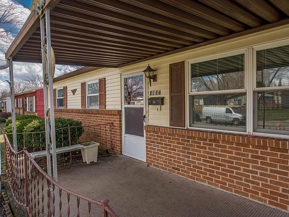 4th image of 3937 Carlton Ave
