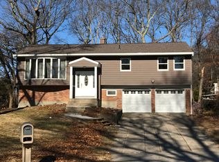 43 Jane Rd, Hauppauge, NY 11788