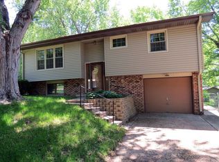 305 Ridgeway Dr, Glenwood, IA 51534