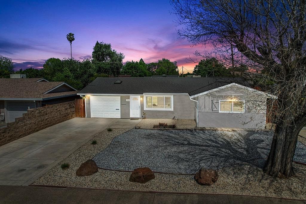 Tiến Dũng 7856 Blue Eagle Way, Las Vegas, NV 89128 | Zillow