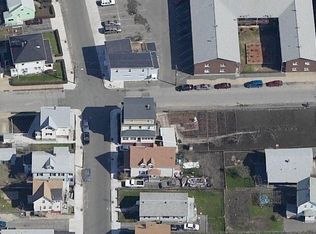 16 Collins St, Peabody, MA 01960
