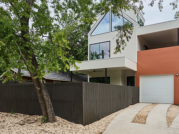 2nd image of 2816 Garwood St #1