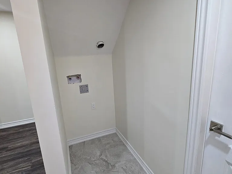 39 Decast Cres — Photo 11