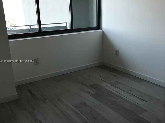 3rd image of 480 NE 31st St Unit 3905