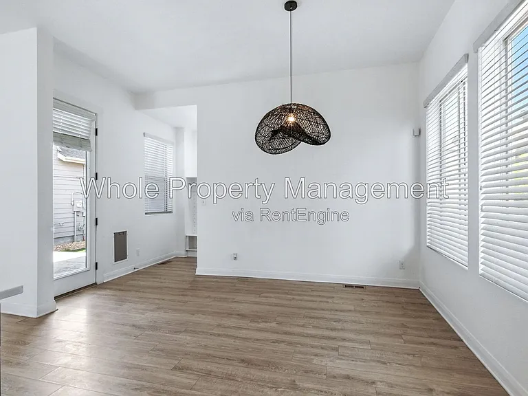 6619 Mariposa Ct — Photo 12