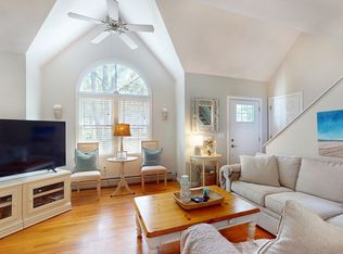 28 Vista Cir, Mashpee, MA 02649