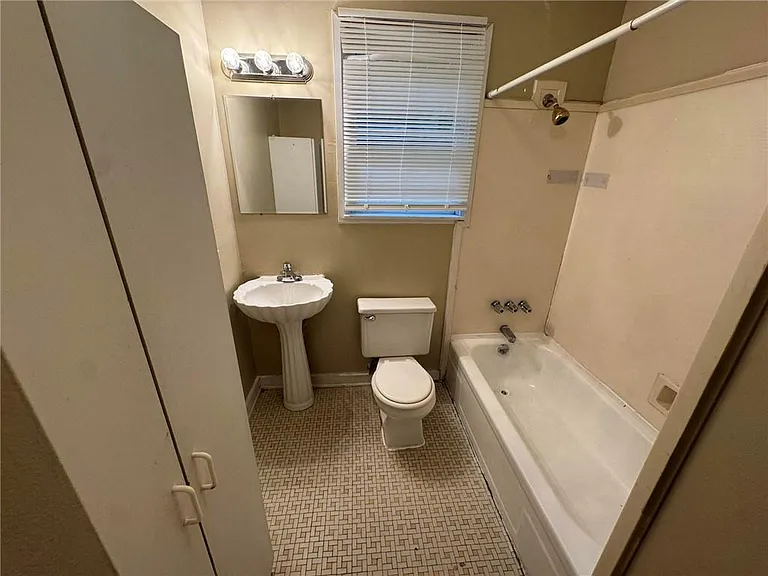 4670 Rosewood Dr — Photo 13