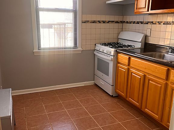 3rd image of 8 Chestnut St #1A