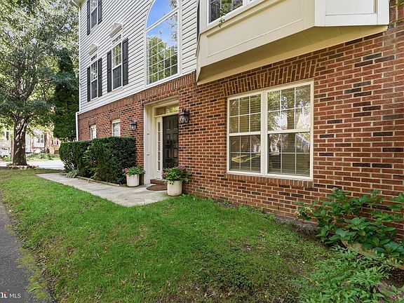 3rd image of 6318 Franconia Commons Dr